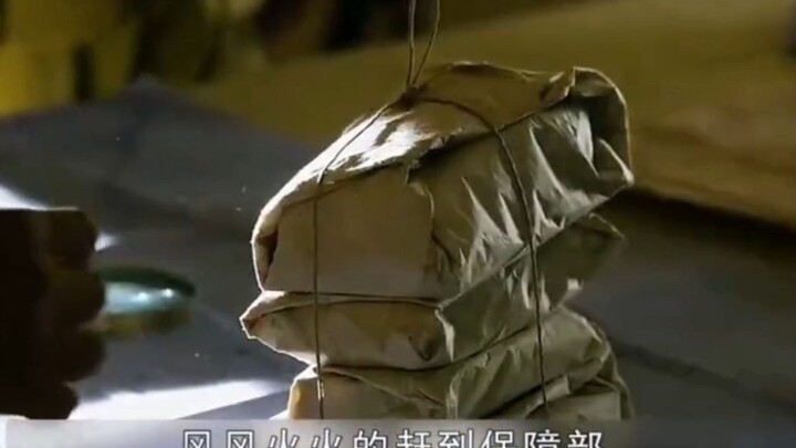 Nhân viên nghiên cứu nổi giận vì đường trắng dùng cho thử nghiệm hạt nhân bị thay bằng đường nâu!