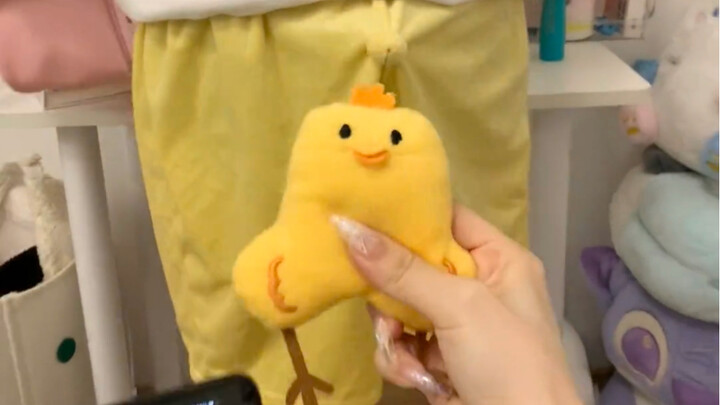 แฟนหนุ่มเปลี่ยนกางเกงตัวใหม่อีกแล้ว สนุกดีนะ