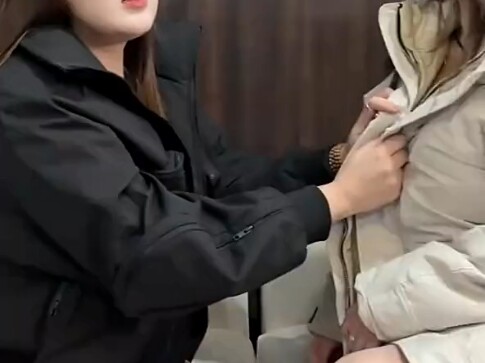 Kalau begitu katakan padaku apa yang seksi?