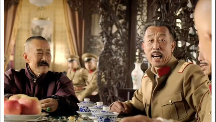 ทำไมโต๊ะข้างหลังถึงไม่หัวเราะล่ะ?