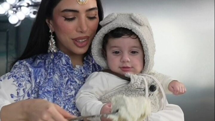 Orang lain meragukan saya: Kenapa harus sengaja melakukan ini di depan kamera? Bukankah lebih baik m