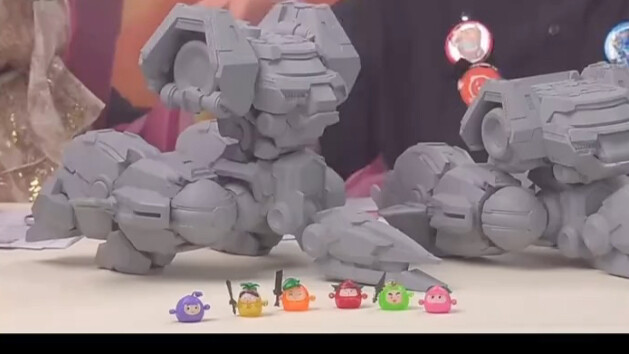 Yili Creative Play Gathering War Treasures pajangan model abu-abu, besar sekali! Fruit War God akan 