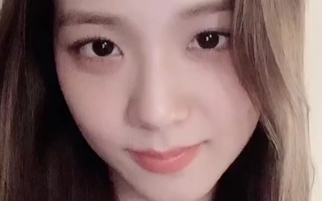 We’ve always been running towards each other—Jisoo, but it feels like you love us just a little bit 