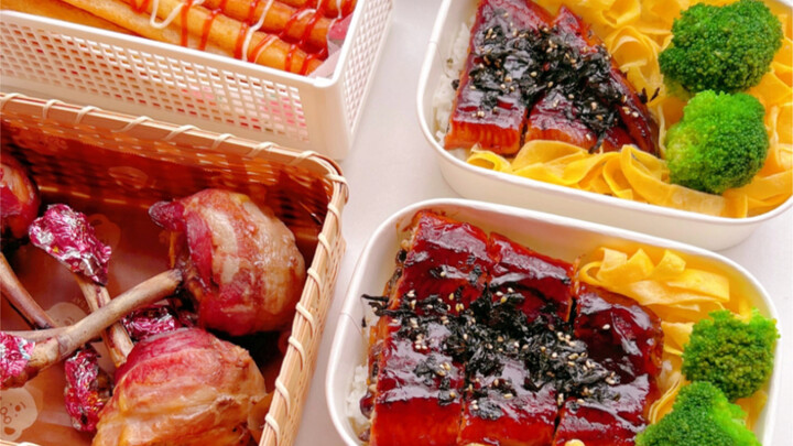 اليوم هو يوم إطعام زملائي! كما هو متوقع، هذه أول مرة أحضر فيها وجبات غداء لزملائي منذ بداية العام. ب