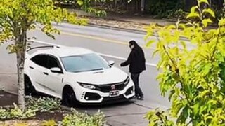 من المرجح أن يكون صاحب السيارة سعيدًا لعدة أيام!