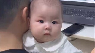 早晨：母爱满格中午：母爱50%下午：母爱30%夜晚：母爱余额不足