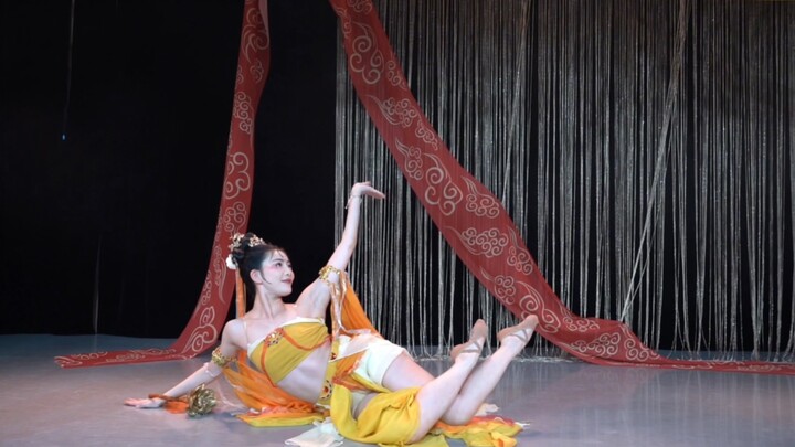 Repertoar tari Dunhuang asli Tari Yunqi, versi lengkap dari "Musik dan Bayangan Teratai"