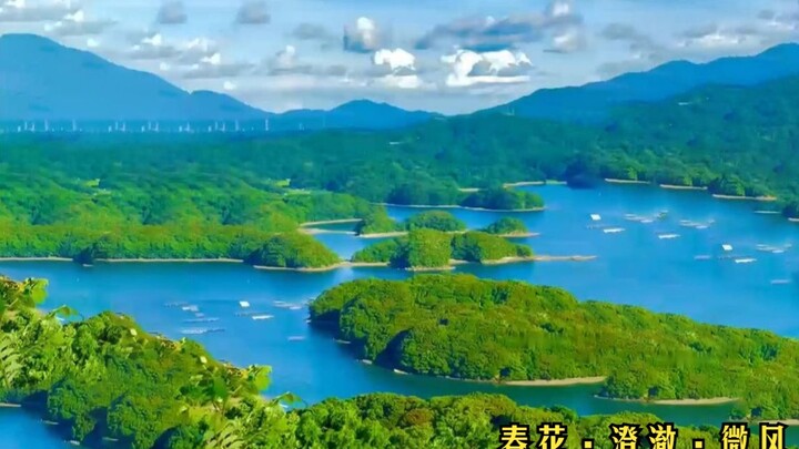 استمع إلى جريان الجدول الجبلي الذي لا ينقطع، وتنفس بعمق عبق الطبيعة الذي يغمر القلب، وابحث عن صفاء ا