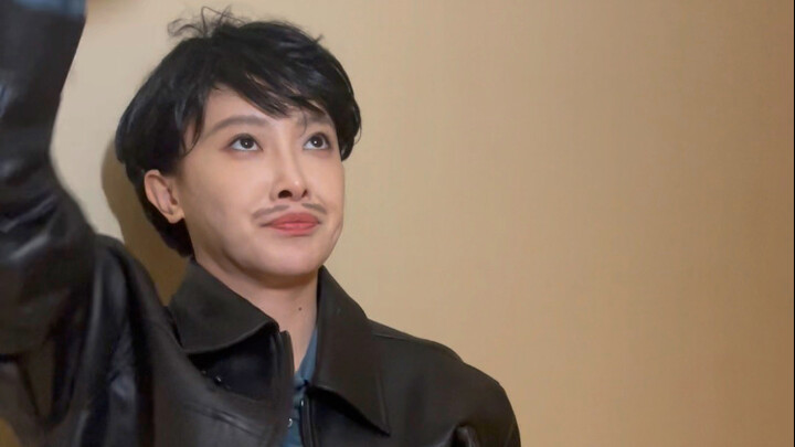 Nếu không có gì bất ngờ, bộ đồ này chắc sẽ dính chặt vào người luôn rồi.