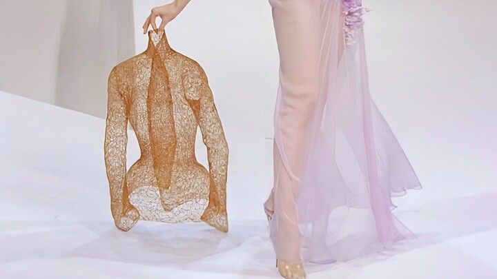 Would someone who studies architecture be a bit arrogant when doing fashion design?