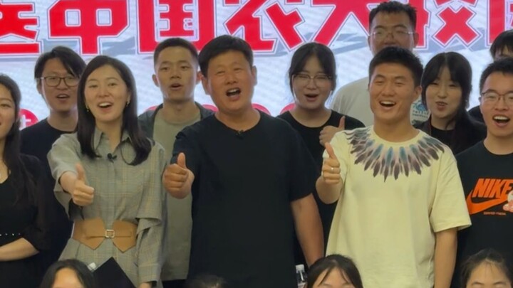 51 tuổi là độ tuổi phù hợp để tạo nên bước đột phá. Tôi đã cho bố tôi đi học đại học và tìm việc làm