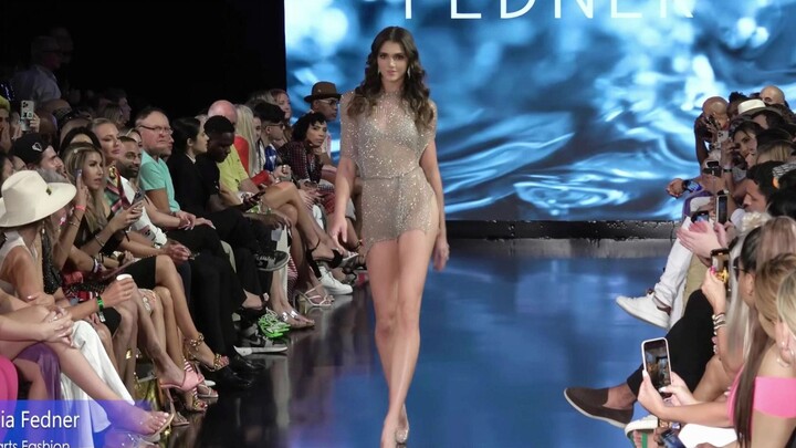 احذر، المشهد القادم مفعم بالطاقة والمتعة القصوى! ستُذهَل حقًا من الجميلات ذوات التنانير القصيرة والأ