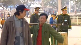 Mei Laokan xách hành lý cho người nước ngoài #山城 Bangbangjun