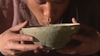 هل هناك جملة مشابهة لـ "هذا النبيذ لديه قوة"؟