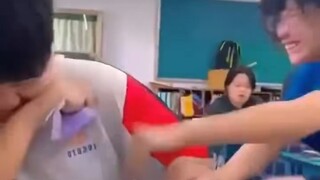 Aku tidak memakan kakimu.
