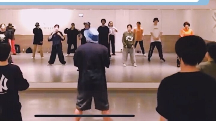 Japanese street dance class! Introduction to Hiphop! What are you practicing before the routine? Upt