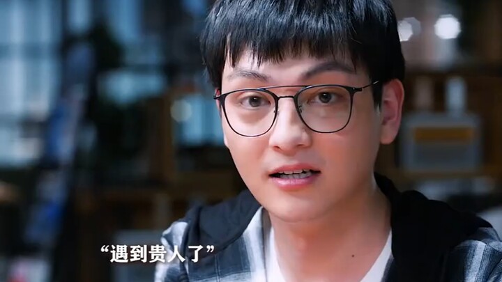 Uống một tách cà phê, không ngờ lại gặp được quý nhân thay đổi cả cuộc đời anh ấy