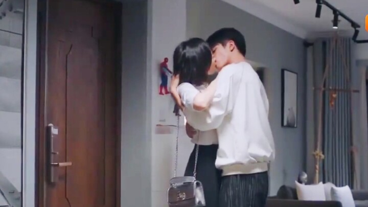 [Trạm Kế Tiếp Là Hạnh Phúc] Cảnh hôn siêu ngọt!