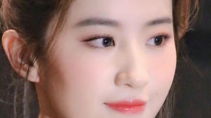 My genes are Arctic silver fox, and the children I gave birth to are super good-looking #LiuYiFei