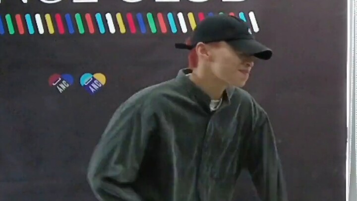 [Hướng dẫn khóa] Đầu óc bạn trống rỗng khi đang solo? Động tác nhảy của bạn không thay đổi? Hãy thử 