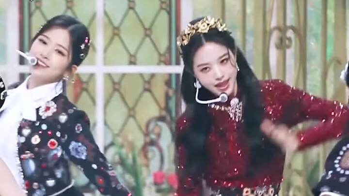 张元英的走位，这神奇的编舞，幸好美女能hold住