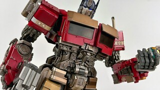 มันเจ๋งมากที่สามารถแปลงร่างได้! Lucky Cat แปลงร่างเป็น 7 Optimus Primes ในสัดส่วนขนาดใหญ่!