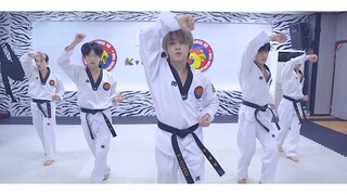 【Byeon Hyun-min】Klik untuk menonton video yang disusun sendiri dengan satu shot tanpa putus milik Mi