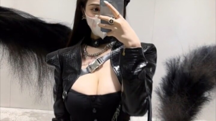 [Big Chest Style] No. 59: Body-Hugging, Sexy Strapless Black Tube Top Cami for Women—Party-Ready Out