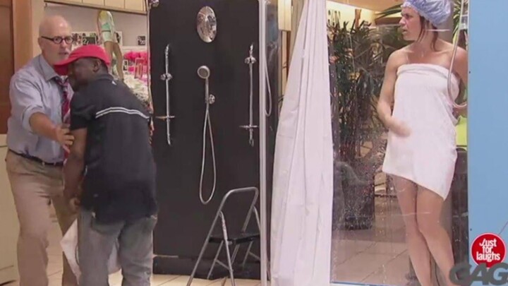 แกล้งอาบน้ำ เพียงเพื่อหัวเราะมุข