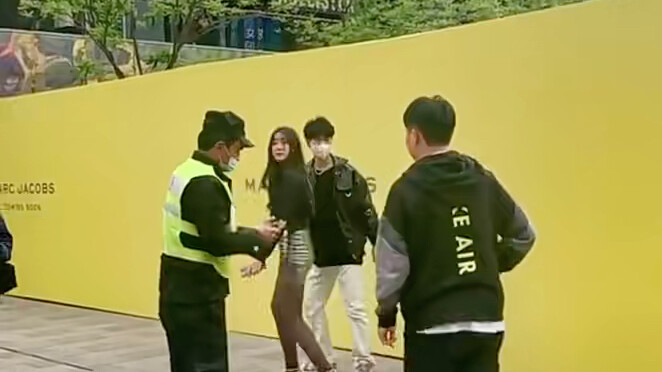 ทะเลาะกันเหรอ? หมอ: “เจ็บตรงไหน?” ฉัน: “ไม่เทน!” หมอ: “เอ็กซเรย์ CT ก่อนดีไหม?” ฉัน: “CT5 ก็ได้”