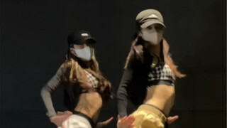 进来感受双倍快乐 辣妹必跳mommae