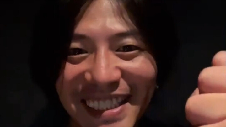 大家好。我真的非常高兴第一次的投稿就有这么多人看！没想到这么快就达成了10万关注的成就！多亏了大家，我也要有银色小电视了！今后也将投稿更多有趣的视频、请…