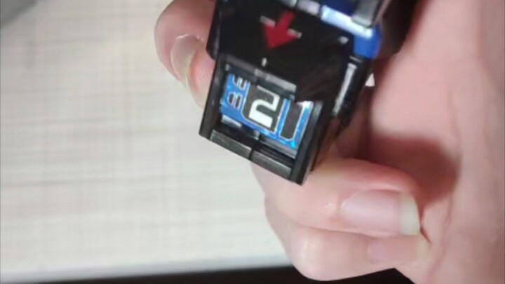 Efek suara logam unik untuk mainan Tokusatsu