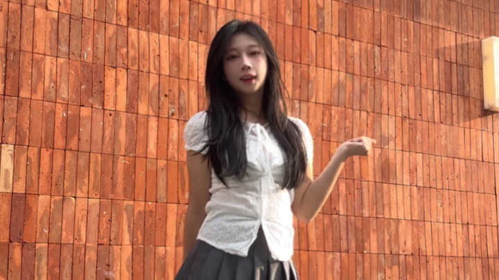 Dưới ánh nắng ấm áp, cùng nhảy một điệu nhảy ngọt ngào Luv nhé