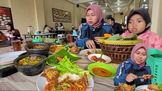 Beginilah Kalau Orang Kampung ke KOTA, Mampir Ke Restoran, Sisa Langsung dibungkus