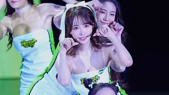 12.27 Yua Mikami Debut Pertama – Tarian Pembukaan Bagian Pertama