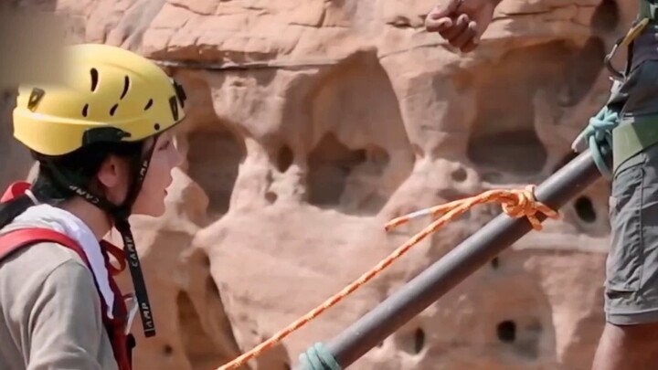 I was surprised by Dilireba's determination to stand up... She stood up quickly from the ground with