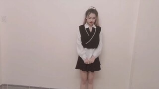 Tết anh đã có hoa đào, còn em chưa có anh nào rước đi _ Emi
