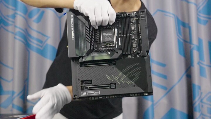 12900KS+3090Ti เฟนรีร์