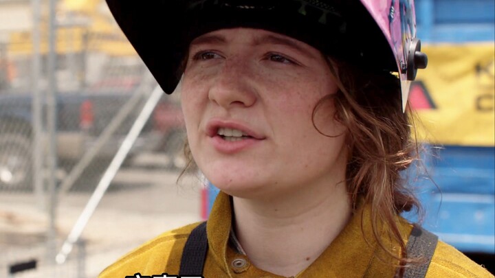 Debbie juga mulai menunjukkan gaya khas Gallagher.