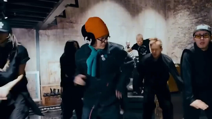 GD跳舞划水？一个视频告诉你，GD的舞蹈实力究竟有多强#kpop #gd #gdragon #bigbang