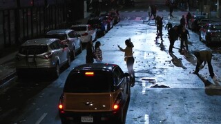 【宇哥】天空中下起美元钞票雨，暴露人性的时候到了《紧急呼救S2-17》