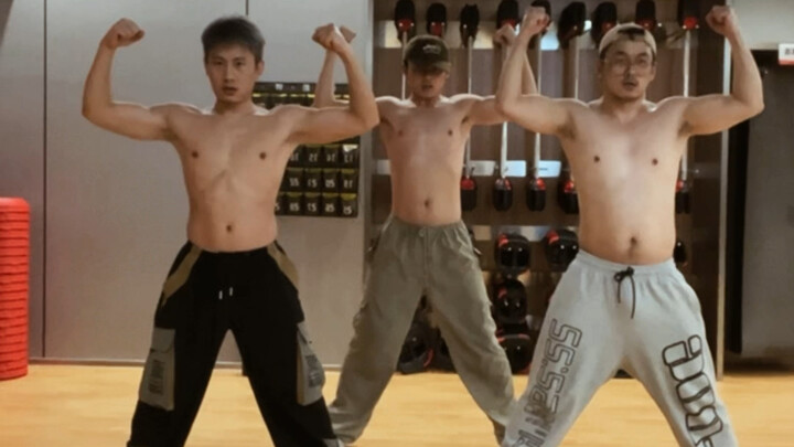 Orang KPOP selesai berolahraga dan melakukan latihan kardio seperti ini