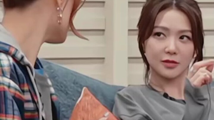 Joey Yung and Fiona Sit spoke Mandarin but neither could understand the other.