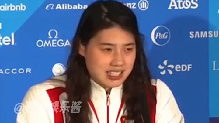 Ủng hộ hành vi nữ hoàng của thí sinh