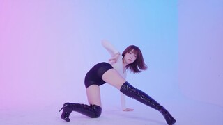 High energy throughout! Lisa-Mushroom chocolate dance with 10cm high heels~