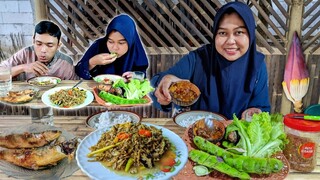 Bikin Nambah Terus, KERECEK Jantung Pisang Bumbu Kuning, Asin Bandeng, PETE, Selada, Serundeng