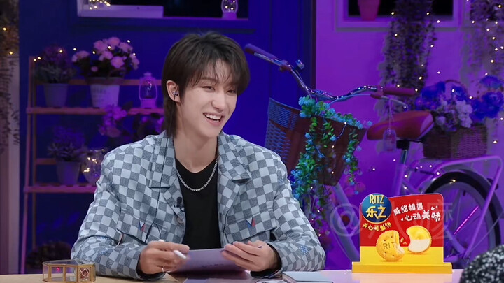 ครูเสี่ยวปาจิ้มคู่นางเอกกับนางรอง ฮ่าๆๆๆ