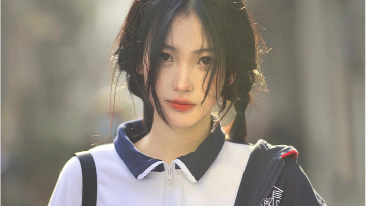 “上学时偷偷喜欢着的人”