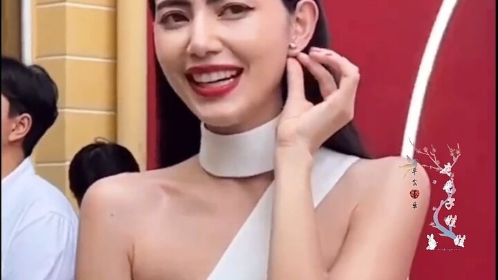 Khi những người nổi tiếng nữ nhìn thấy Tiêu Chiến, họ sẽ ngay lập tức biến thành những người hâm mộ 